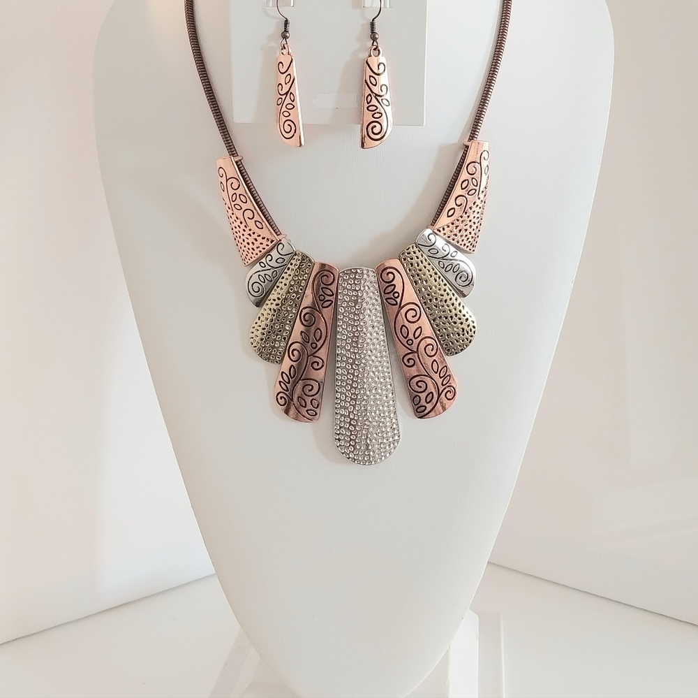 Elegant Tri-Tone Necklace and Earring Set